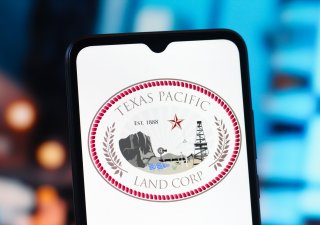 Tahle firma nevytěží jediný barel. Přesto inkasuje z ropy miliardy