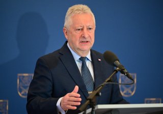 Jaromíra Zůna, ministr obrany