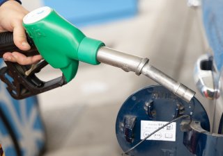 Ropa opět zdražila nad 100 dolarů za barel