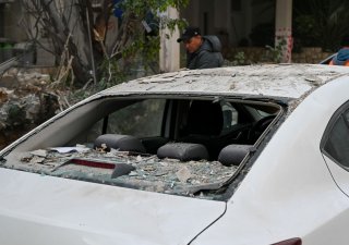 Prozatímní vláda Íránu schválila pozastavení útoků na okolní země