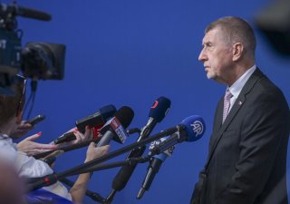 Andrej Babiš na zasedání NATO v Ankaře