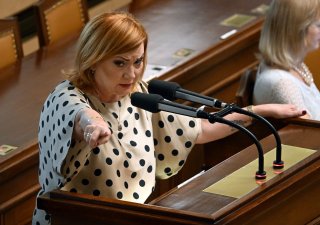 Alena Schillerová může navyšovat deficit