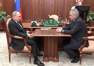 Prezident Vladimir Putin a ministr obrany Sergej Šojgu
