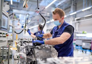 Výroba elektrického pohonu pro modely BMW iX a BMW i4.