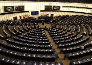 EU čeká legislativní smršť, bude řešit rozšíření, migraci i emise automobilů