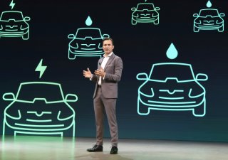 Předseda představenstva automobilky Škoda Auto Thomas Schäfer představil novou strategii firmy, díky které chce firma dosáhnout větší digitalizace a elektrifikace.