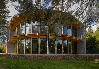 Dům v křivoklátských lesích navrhli architekti ze studia Stempel & Tesar architekti.