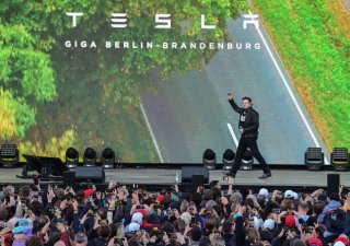 Tesla jede. Snížení cen vystřelilo její prodeje o čtyři pětiny