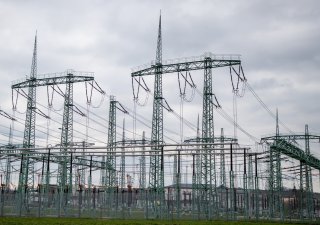 Trafostanice a stožáry vysokého napětí na Frýdeckomístecku