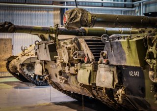 V Belgii je hangár plný starších verzí tanků Leopard.