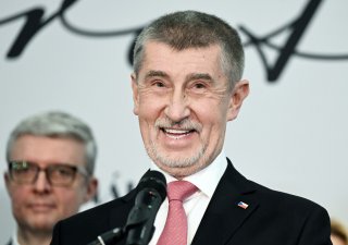 Andrej Babiš na tiskové konferenci, na které poblahopřál Petru Pavlovi k vítězství ve volbách.