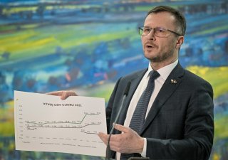 Ministr zemědělství Zdeněk Nekula (KDU-ČSL) komentuje ceny cukru. Sníměk pochází z února.