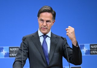 NATO směřuje k pěti procentům HDP na obranu. Španělsko má výjimku