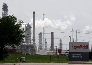 Jedna z továren ExxonMobil v americkém Texasu.