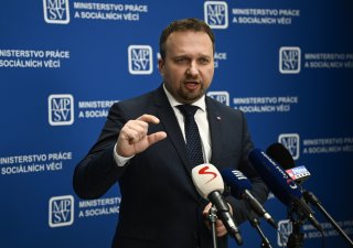 Ministr práce a sociálních věcí Marian Jurečka (KDU-ČSL) chce uhájit výchovné.