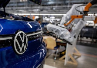 Německá automobilka Volkswagen v rámci úsporného programu dočasně pozastavila nábor nových zaměstnanců v řadě německých závodů
