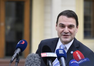 Předseda Motoristů sobě Petr Macinka