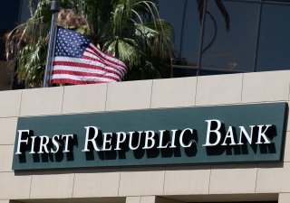 Průčelí pobočky americké First Republic Bank v Los Angeles.