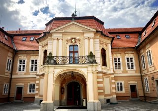 Za zámek Štiřín chce stát minimálně 720 milionů