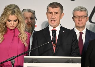 Le candidat présidentiel Andrej Babiš (ANO) s'exprime lors d'une conférence de presse à son équipe électorale sur les résultats du premier tour de l'élection présidentielle