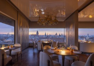 Dnes otevřel luxusní hotel Fairmont Golden Prague, dřívější InterContinental