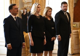 (Stro)noví členové bankovní rady. Zleva Jan Frait, Karina Kubelková, Eva Zamrazilová a Aleš Michl