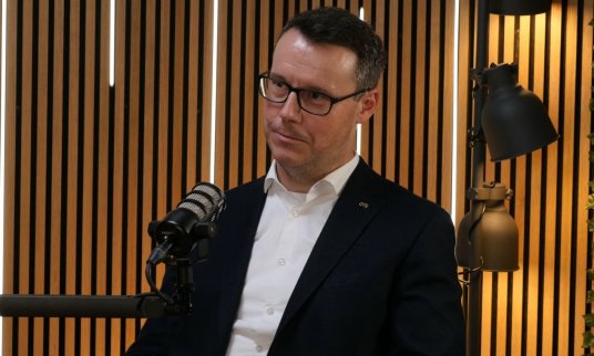 Pražáci si na důchody budou muset připlatit, říká specialista na penze Šmajer