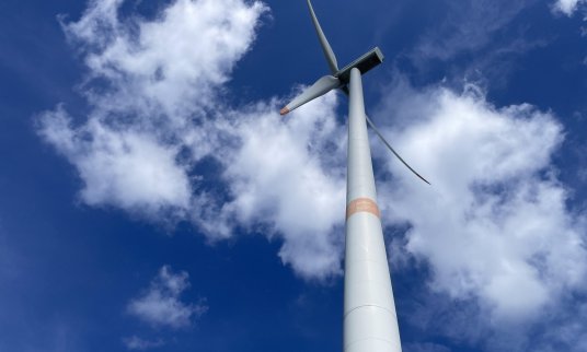 Dvě větrné elektrárny energetické skupiny PRE v Horním Částkově na Sokolovsku ročně vyrobí elektřinu pro tisíce domácností