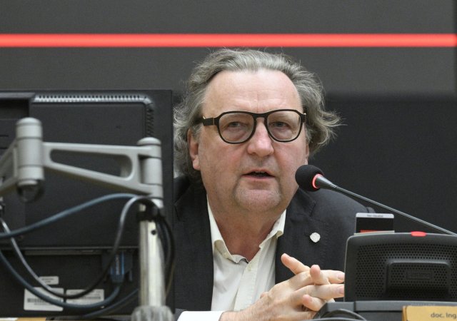 Petr Hlaváček