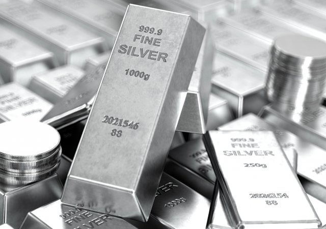 Cena stříbra loni stoupla o 21 procent