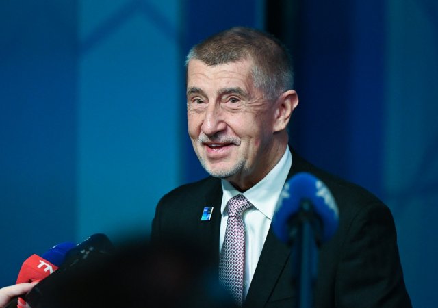 Agentura Fitch Česku potvrdila rating AA-. Předpokládá, že dluh zůstane pod kontrolou přes fiskální uvolnění Babišovy vlády
