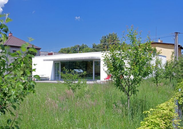 Rodinný dům v Polance nad Odrou si pro sebe postavili architekti. Cena? Tři miliony korun.