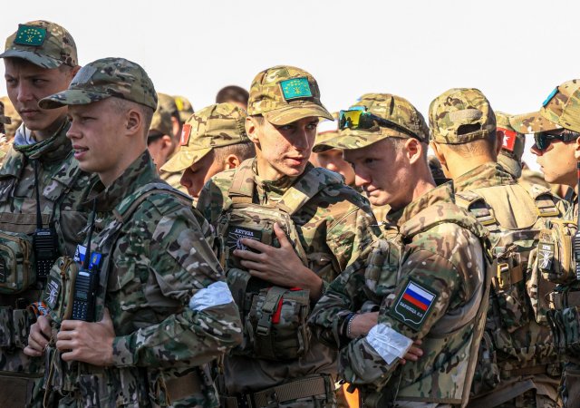 Putin povolává do armády více branců