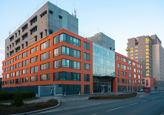 Technologická a realitní společnost TTC koupila od České spořitelny kancelář na Praze 4