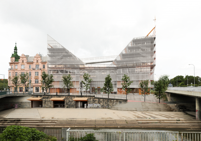 PRVNÍ MÍSTO získal absolvent Akademie výtvarného umění v Praze David Budil za projekt Cirkulární Centrum Plzeň.