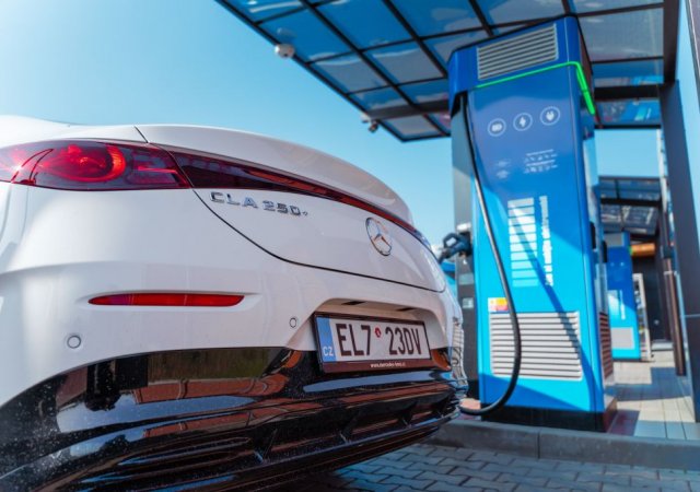 Počet zákazníků nabíjecích stanic PRE výrazně roste