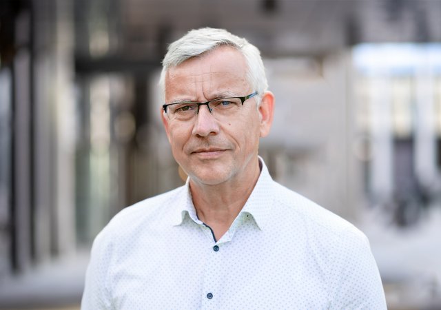 EY posiluje v obraně. Do týmu přichází generál ve výslužbě František Mičánek