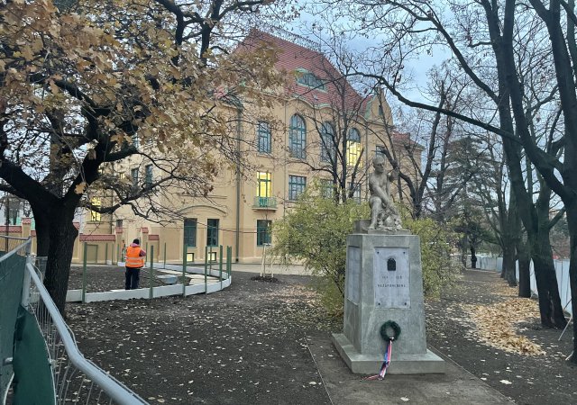 Zrekonstruovaná škola v pražských Strašnicích