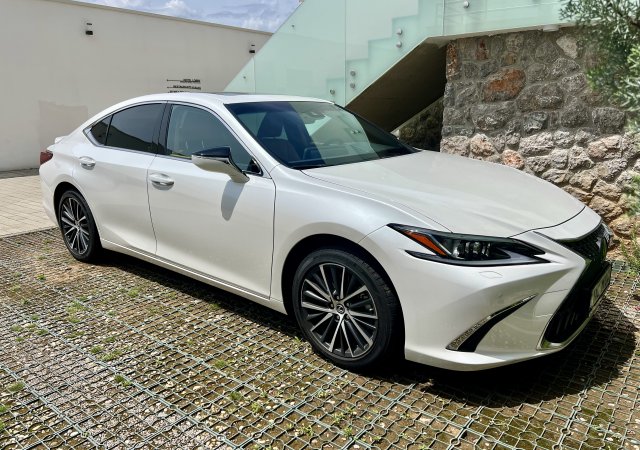Lexus ES 300h