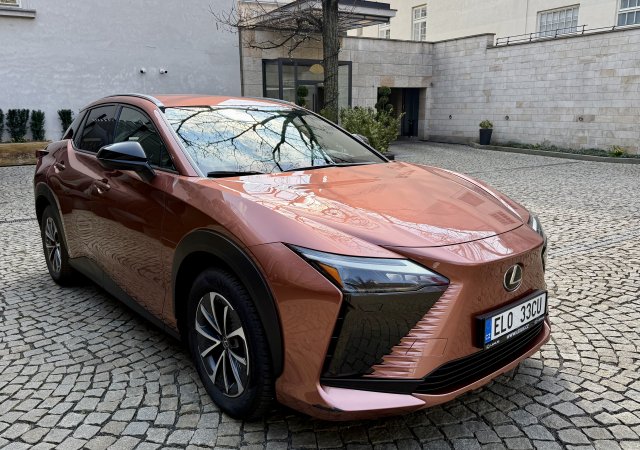 Elektromobil Lexus RZ 300e