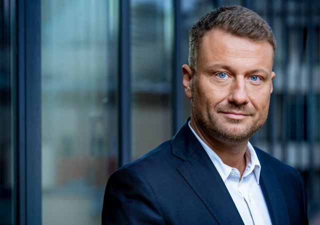 Tomáš Surka, Orienta