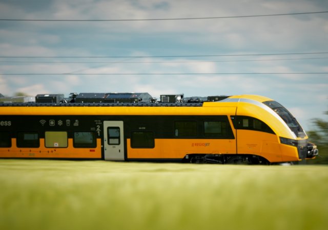 RegioJet posílá na linku R9 nové elektrické jednotky PESA