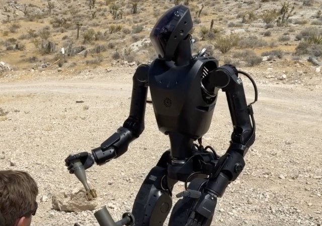 Americký humanoidní robot Phantom Mk1 vyvíjený i pro vojenské využití.