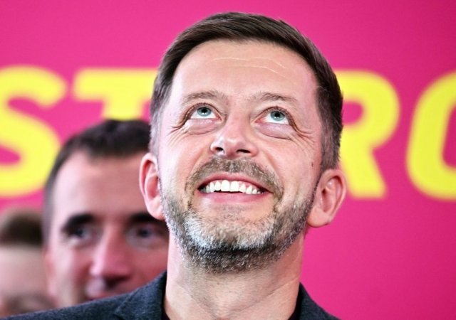 Předseda STAN Vít Rakušan na tiskové konferenci Starostů k výsledkům druhého kola voleb do Senátu, 17. října 2026, Praha.