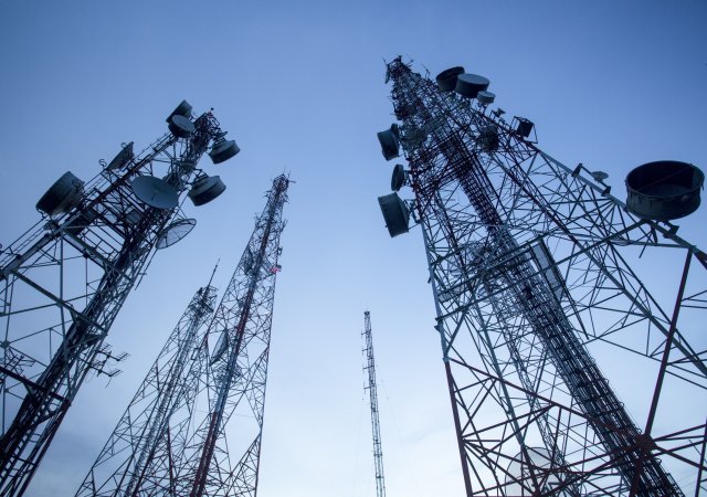 Spolehlivost komunikačních sítí a ochrana dat patří mezi hlavní výzvy kritické infrastruktury státu.