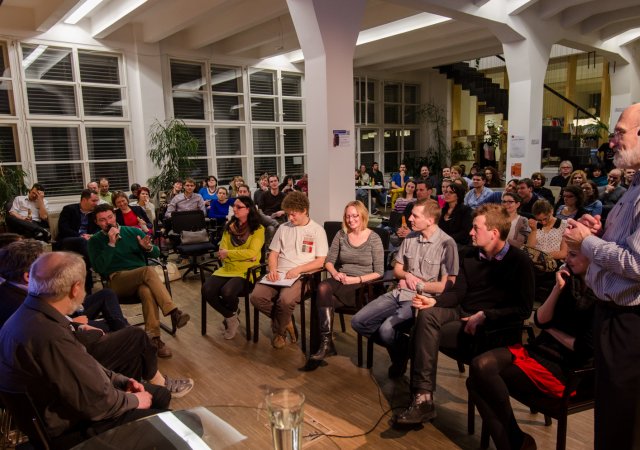 TEDxPragueSalon: Hledání smyslu práce v době, kdy se svět mění