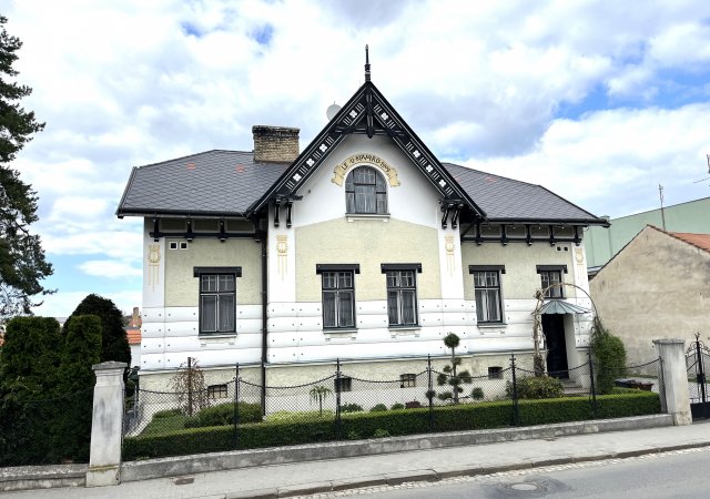 Vila U Kovářů v Kroměříži je na prodej.