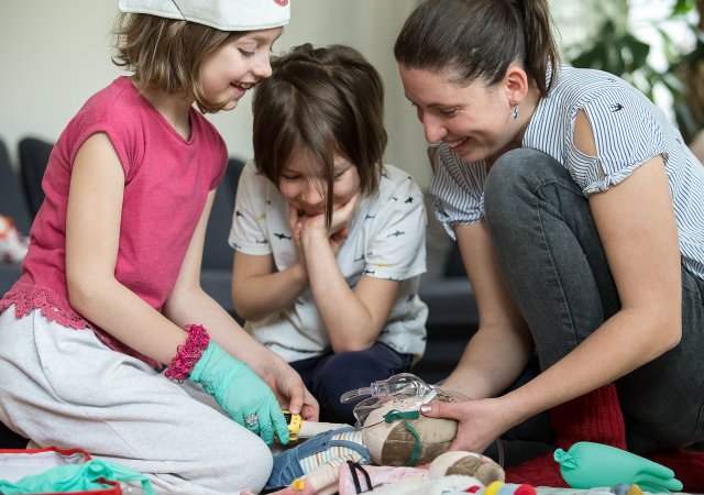 Michaela Váňová se věnuje práci, která není mezi lidmi úplně známá, a přesto zásadně proměňuje životy vážně nemocných dětí i jejich rodin