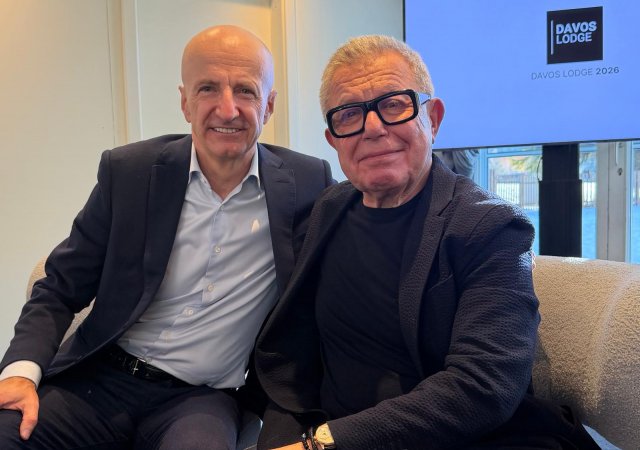 Developer Luděk Sekyra a světově uznávaný architekt Daniel Libeskind představili na mezinárodní scéně v rámci Světového ekonomického fóra (WEF) v Davosu rezidenční projekt Sekyra Flowers.