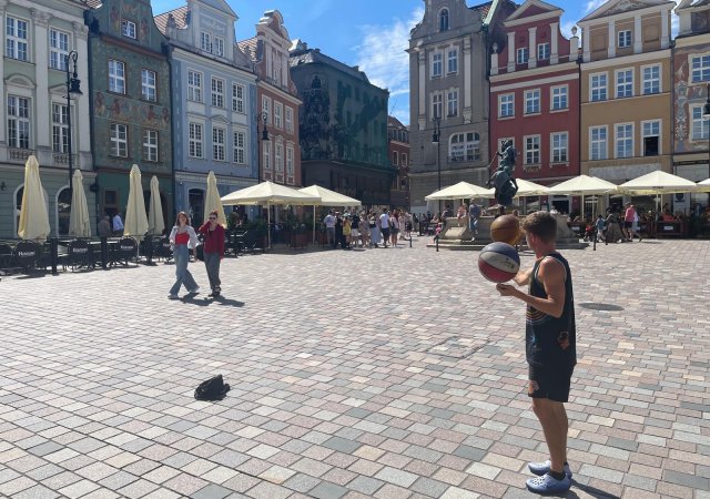Poznaň patří mezi největší a hospodářsky nejvýznamnější polská města. Nemá monumentálnost Varšavy ani turistickou proslulost Krakova, díky tomu ale působí přirozeněji.